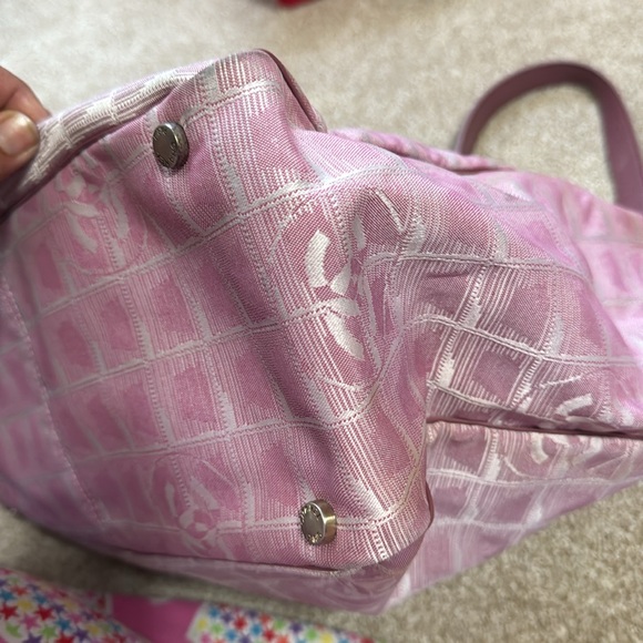 Chanel Tote - Picture 8 of 9